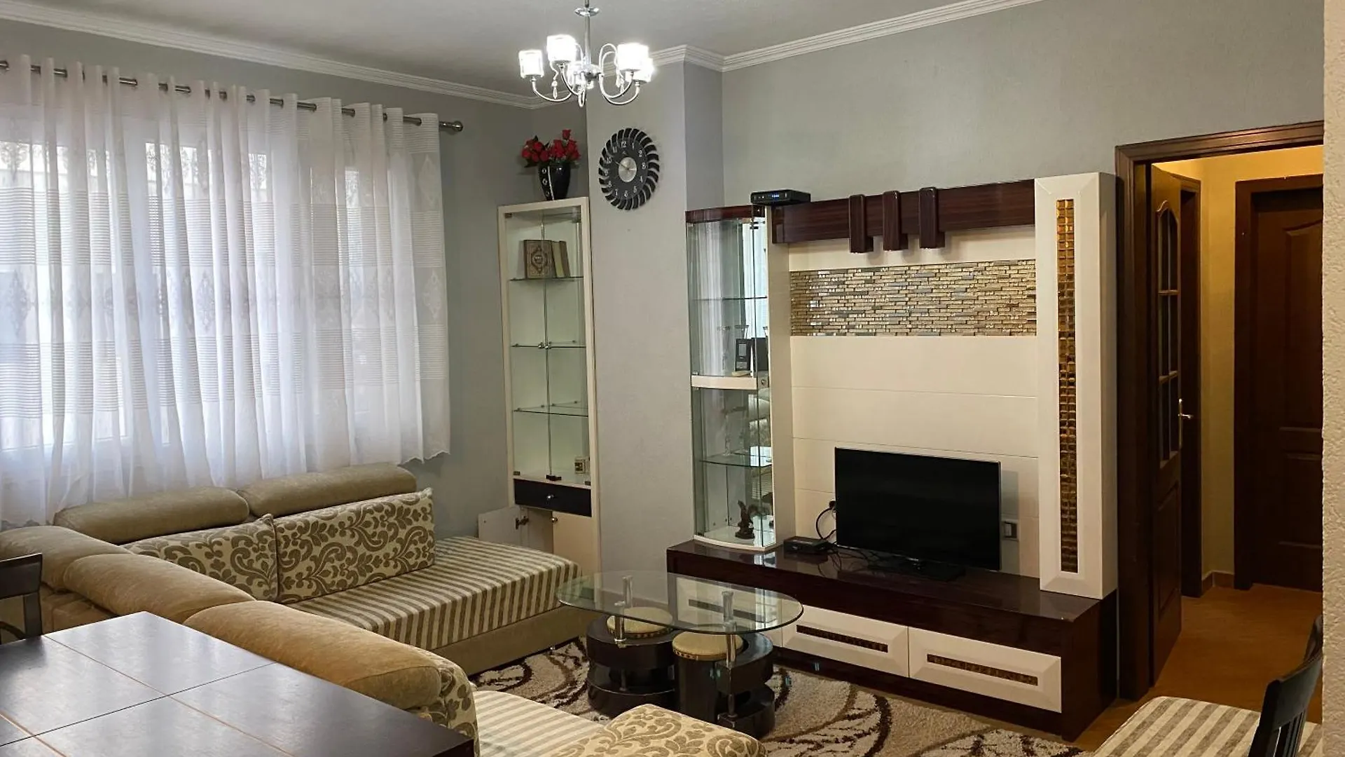 Comfortable 2-Br For 4 Tirana