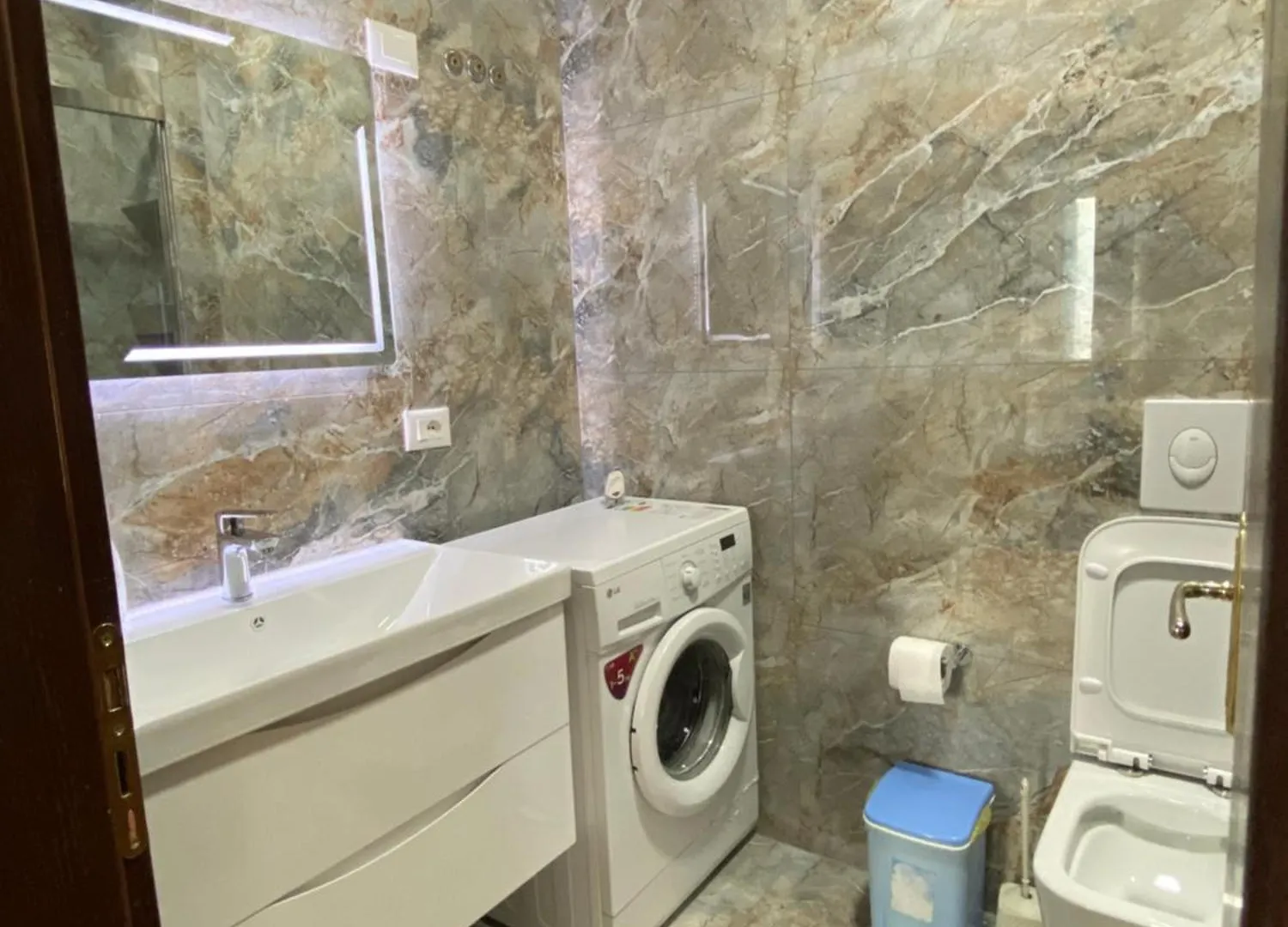 Apartment Comfortable 2-Br For 4 Tirana